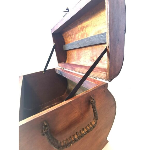 Storage Chest / Display Chest Vintage Wicker Clasp Closure - Picture 9 of 13